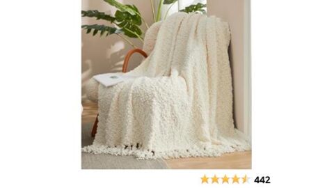 Amélie Home Textured Mulberry Throw Blanket Handmade