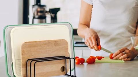 Cutting Board Holder 2-Pack, $10 on Amazon (Reg. $22)